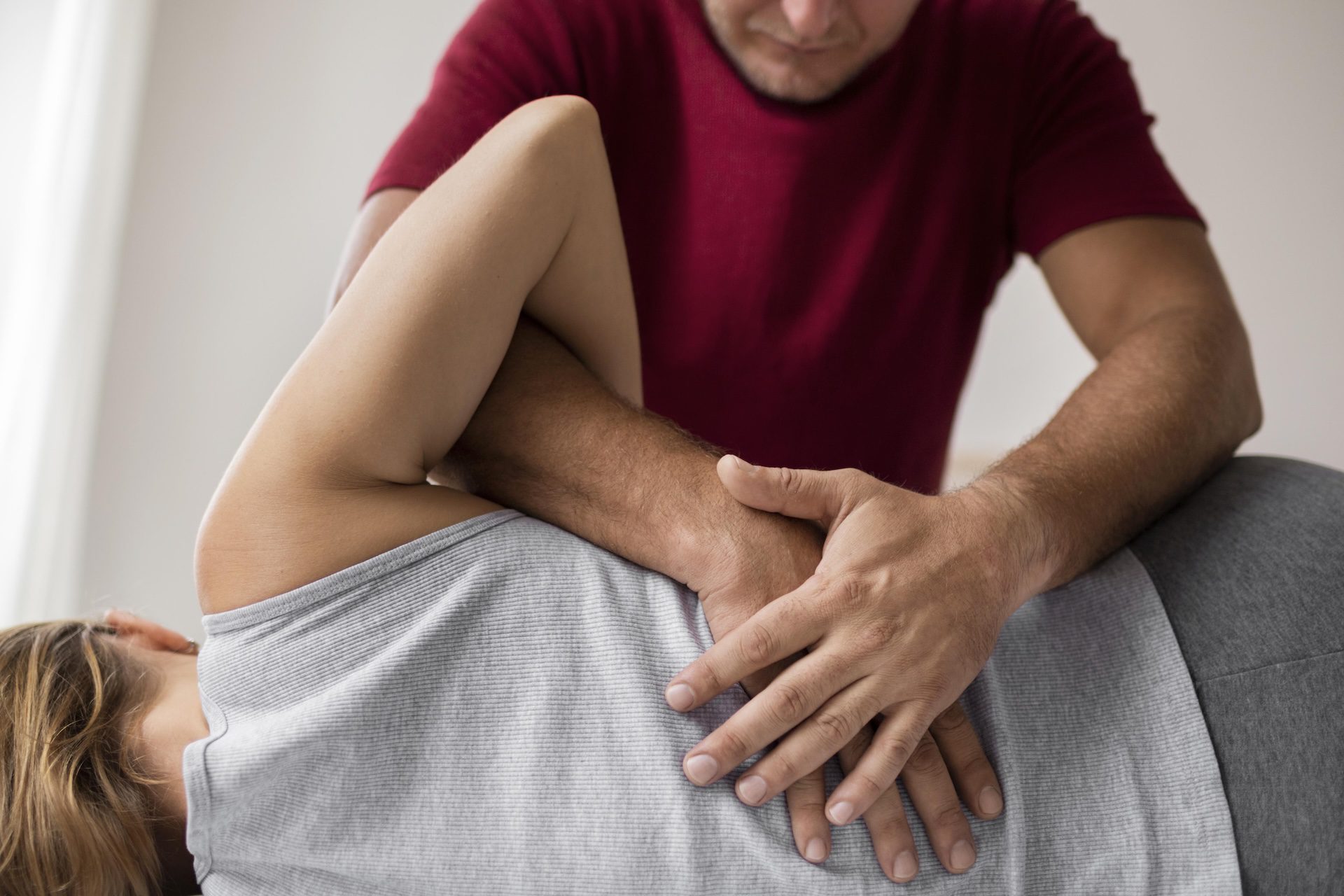 physical-therapy-patient-getting-manipulation-treatment