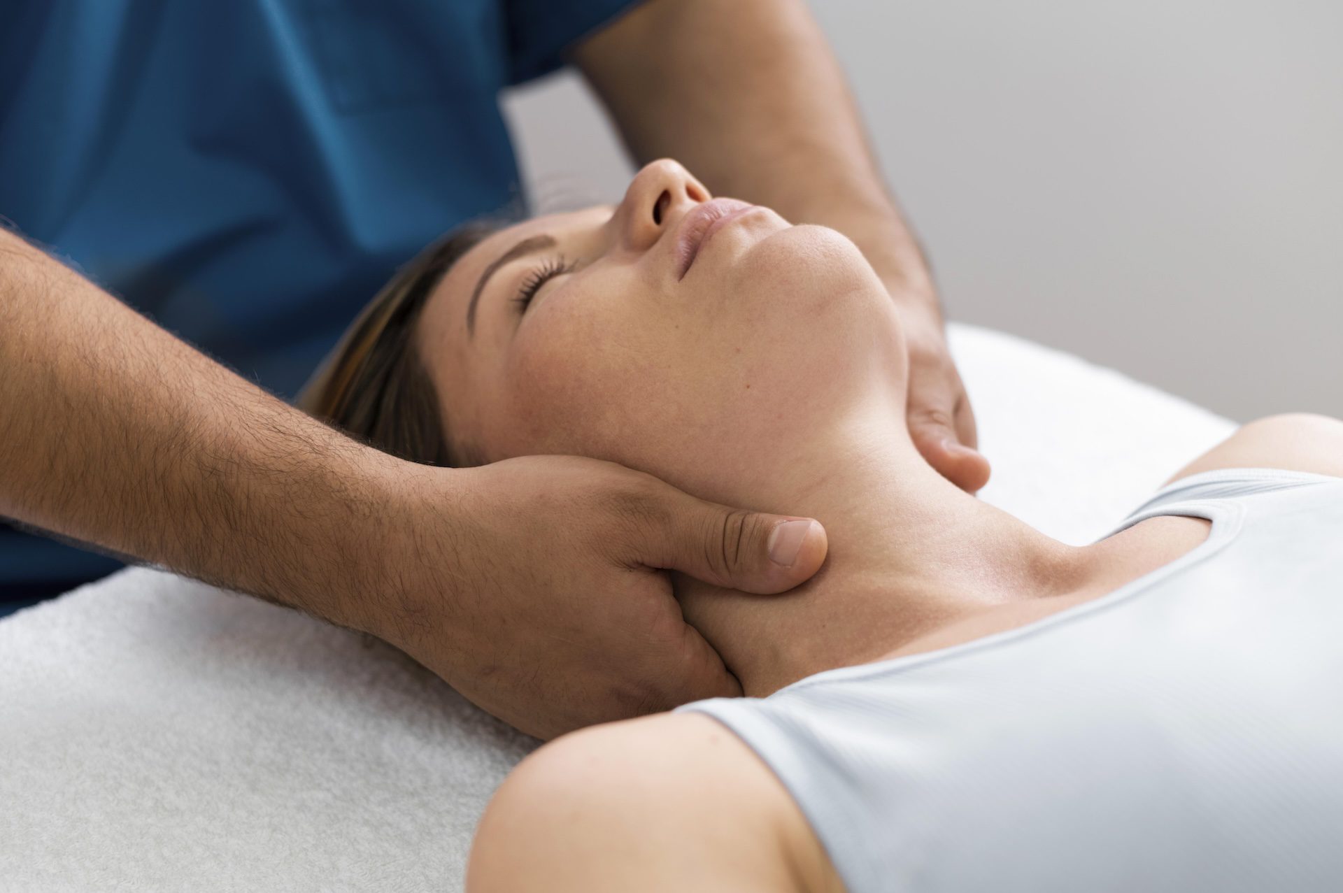 physical-therapy-patient-getting-tretment-massage
